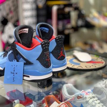 Nike jordan 4 TS account on the Instagram of @larrydeadstock