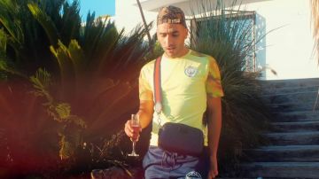 Le maillot Puma de Manchester City porté par Heuss l'Enfoiré dans son clip Moulaga feat. Jul