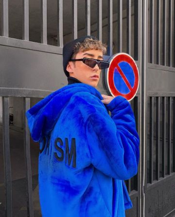 Orgvsm ECO FUR Blue Ver­sion Lythan Cottaz sur le compte Instagram de @lythancottaz