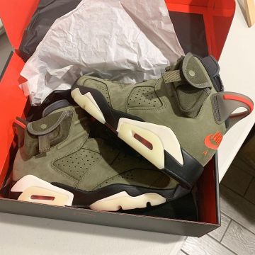 Nike aj6 travis scott retro worn by onthearmlv on the account Instagram of @onthearmlv 