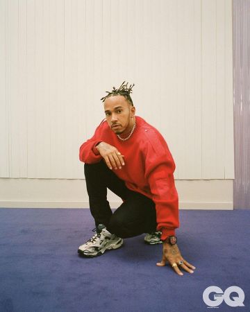 Balenciaga track 2 beige usado por Lewis Hamilton en su cuenta de Instagram @lewishamilton