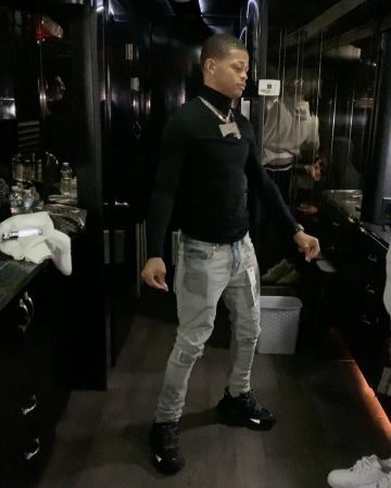 Balanciaga Track 2 (Negro) de YK Osiris en la cuenta de Instagram de @ykosiris