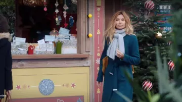 The Coat cinched mid-long women cashmere Chloe (Ingrid Chauvin) in Tomorrow belongs to us