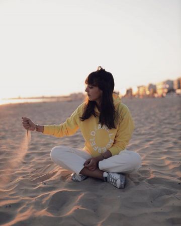 The white pants in denim Nolwenn account on the Instagram of @nolwenn_creme