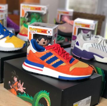 Adidas x dbz usado por beerus en la cuenta de Instagram de @b2erus__ 