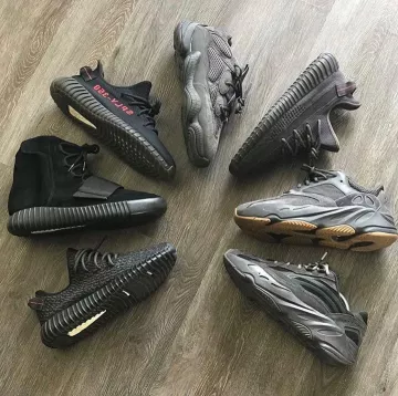 Adidas Yeezy Boost 350 Pirate Black (2016) en la cuenta de Instagram de @snkrheadsdaily