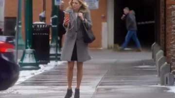 Caroline's Black Boot (Katrina Begin) en Second Love at Christmas