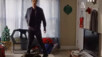 Black jogging de Jack (Tilky Jones) en Second Love at Christmas