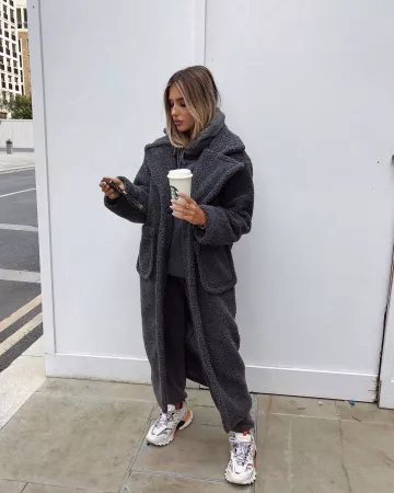 Maxi Borg Abrigo de Tia Lineker en la cuenta de Instagram @tialineker
