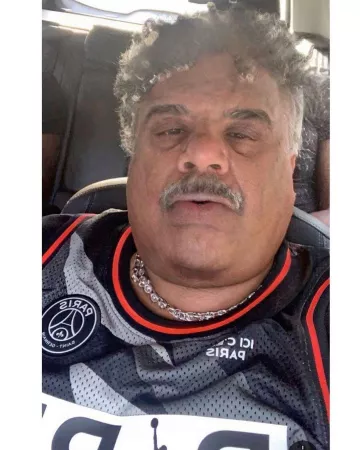 Camiseta de baloncesto Jordan x Psg de Naza en la cuenta de Instagram de @nazaofficiel