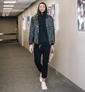 Nike Craft Mars Yard Shoe 2.0 Ben Simmons on the account Instagram of @bensimmons