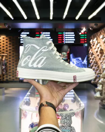 Converse Chuck Taylor All-Star 70s Hi Kith Coca-Cola Denim (2019) en la cuenta de Instagram de @presentedby