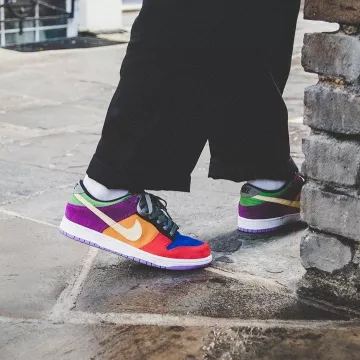 El par de Nike Dunk Low Viotech en la cuenta de Instagram de @caminotv