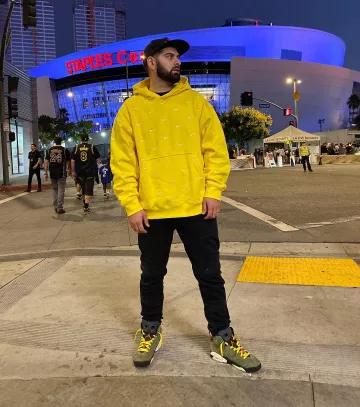 Sneakers Nike Air Jordan 6 Travis Scott worn by Qias Omar on his account Instagram @qiasomar