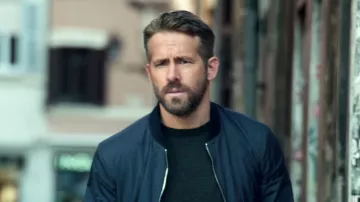 Ryan Reynolds Clothes Outfits Brands Style And Looks Spotern