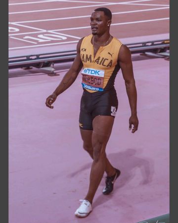 Nike superfly elite of Omar McLeod on the account Instagram of @_warrior_child_