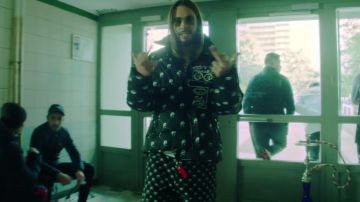 Pantalon en gabardine à imprimé yin-yang porté par SCH dans SCH - R.A.C. (Clip officiel)