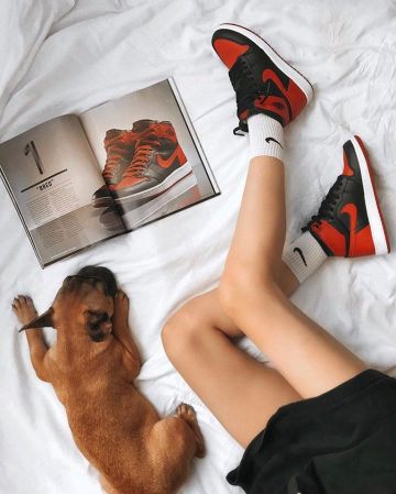 Jordan 1 Retro Bred sur le compte Instagram de @snkrsonly