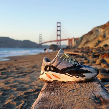 Yeezy 700 wave runner en la cuenta de Instagram de @realsethfowler