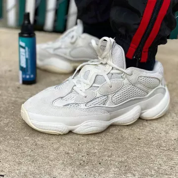 Yeezy 500 bone white sur le compte Instagram de @realsethfowler