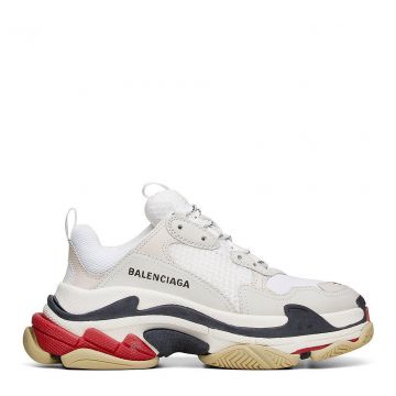 Balenciaga Triple S Blanco Negro Rojo en la cuenta de Instagram de @sneakerboy