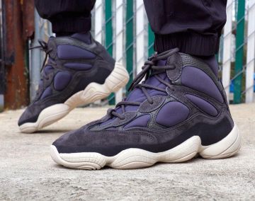 Pizarra alta YEEZY 500 desde la cuenta de Instagram de @realsethfowler