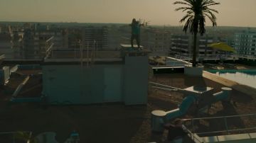 Doudoune Moncler sans manche porté par SCH dans SCH - R.A.C. (Clip officiel)