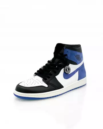 Jordan 1 Retro High Blue Moon sur le compte Instagram de @pluggi_de