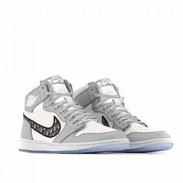 Jordan 1 Retro High Dior en la cuenta de Instagram de @caminotv