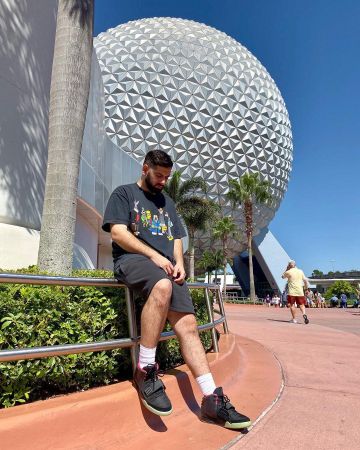 Sneakers Nike Air Yeezy 2 Solar Red Qias Omar's account on the Instagram of @qiasomar