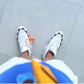 Converse x Off-White de @limited_resell en la cuenta de Instagram de @limited_resell