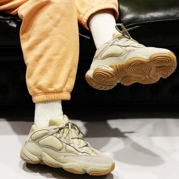 Adidas Yeezy 500 Stone en la cuenta de Instagram de @caminotv