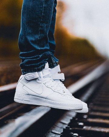 Air force 1 mid white en la cuenta de Instagram de @bisso97120