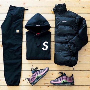 Supreme S Logo Black Hoodie en la cuenta de Instagram de @basedofhype