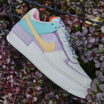 Air force one shadow Pale Ivory de @wethenew sur le compte Instagram de @wethenew