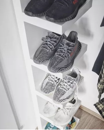 Yeezy 350 V2 zebra sur le compte Instagram de @boostseason
