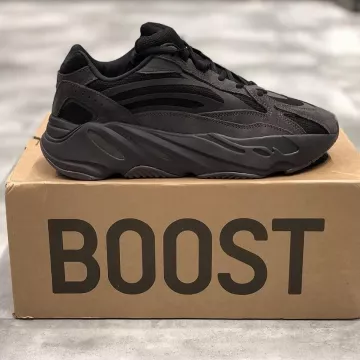 Yeezy boost 700
