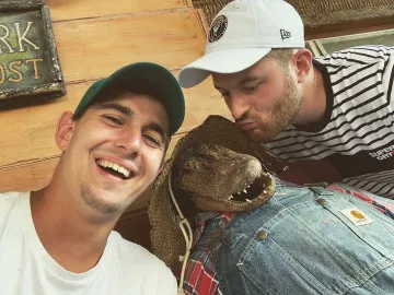 T-Shirt Superdy striped Linca on the account Instagram of @valentinyt