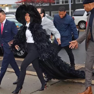 Chaussure à talon Christian Louboutin portée par Cardi B sur le compte Instagram de @iamcardib
