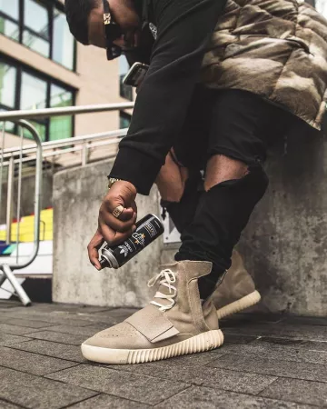 Yeezy 750 en la cuenta de Instagram de @lesitedelasneaker