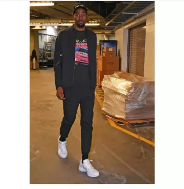 Nike Presto x Off White (blanc) de Kevin Durant sur le compte Instagram de @easymoneysniper