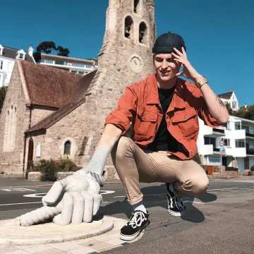 Vans Old Skool low black Tim on the account Instagram of @timvideos