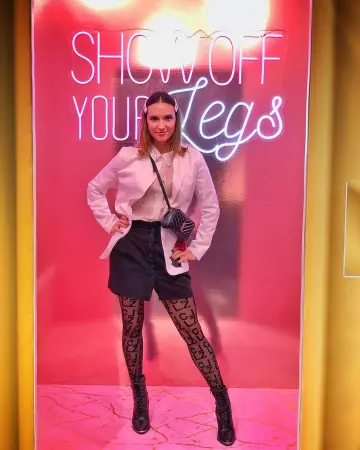 White jacket from Natoo account on the Instagram of @natoogram