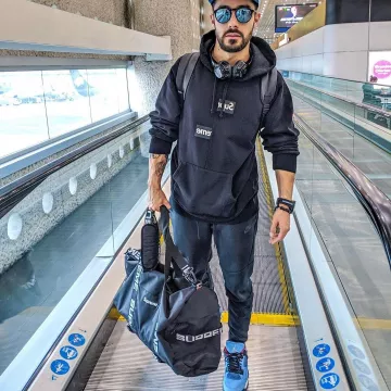 Le sac Supreme Duffle Bag (SS18) Black sur le compte Instagram de @juanbertheau