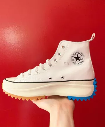 Converse x jw anderson en la cuenta de Instagram de @nclgallery