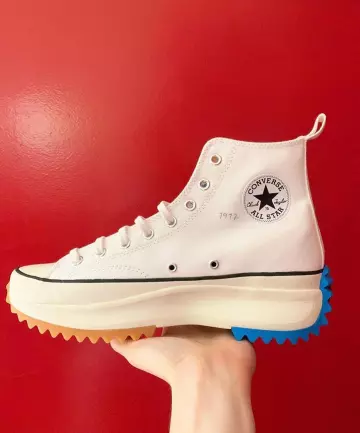 Converse x jw anderson en la cuenta de Instagram de @nclgallery