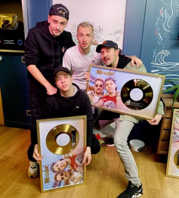 Air Max 2 Light x Atmos de Squeezie sur le compte Instagram de @xsqueezie