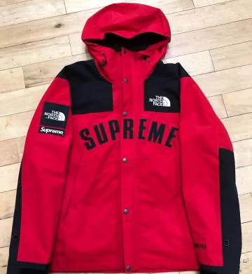 Supreme The North Face Arc Logo Mountain Parka Red sur le compte Instagram de @redwood_sf