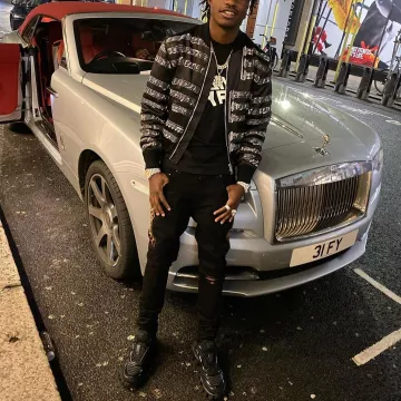 Prada cloudbust  porté par lil tjay  sur le compte Instagram de @liltjay 