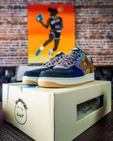 Las zapatillas Nike Air Force 1 Low Fossil Travis Scott de Simpson Foamer en su cuenta de Instagram @mrfoamersimpson